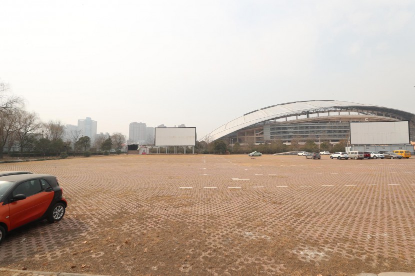 3.31郑州房车展场地河南省体育中心 WLH_2801