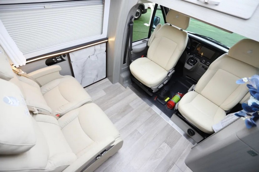 9月2日郑州房车展，飞翔房车铁C PLUS，旅行路上的最铁拍档！ 图片 15