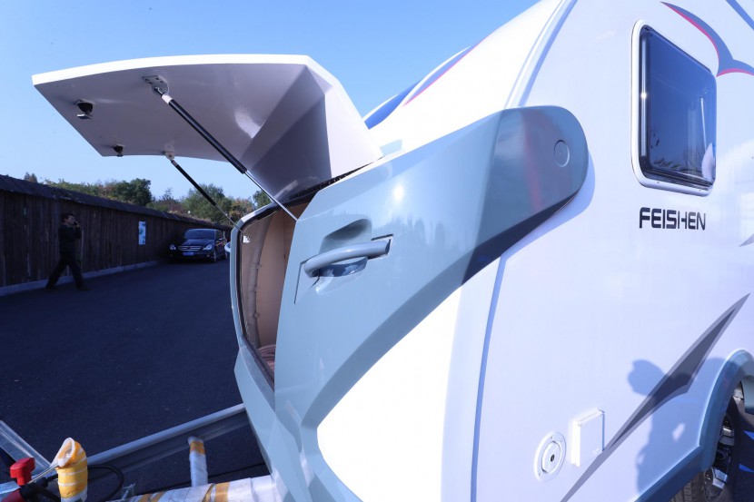 实用主义——飞神9011拖挂式房车（详拍） WLH_6870