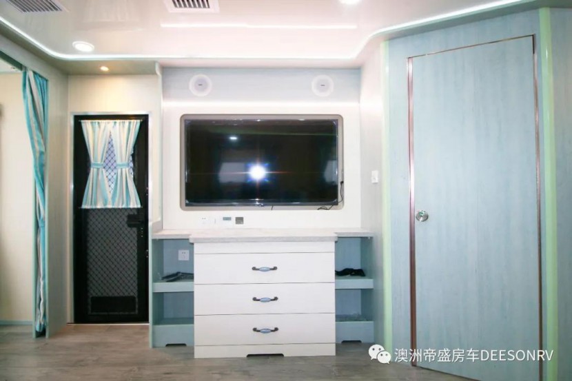 帝盛房车星盛系列-9米星空款营地房车24ee0279f01643d488ab912177c27ed5