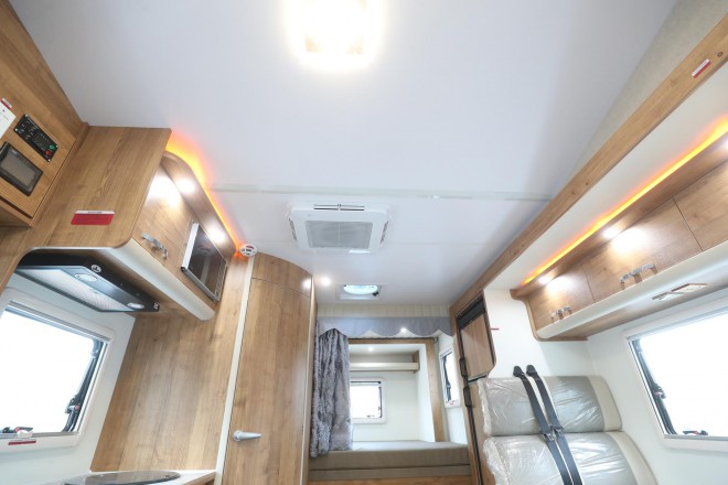 拓锐斯特“欧畅版TIC-621A”依维柯双拓展C型房车 WLH_6833