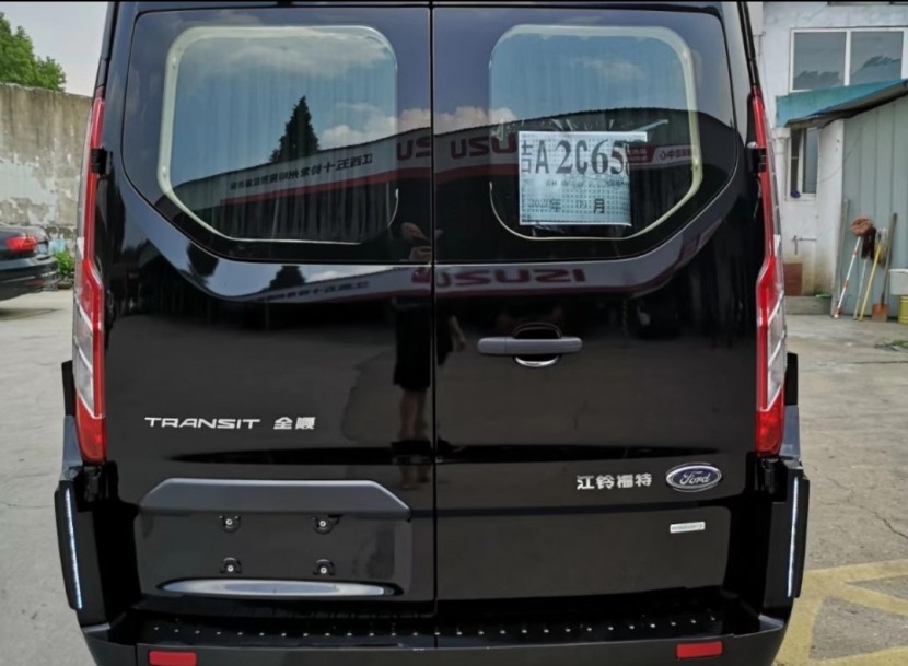 尚旅福特新全顺梦骑士豪华版，走到灯火通明，看遍世间辽阔f4536ceca713cf5b228f1b64423e6bb0