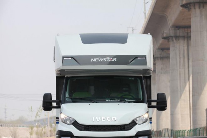 新星房车罗马假日系列C600K-单扩展（绿座） 85.8万元 2-额头