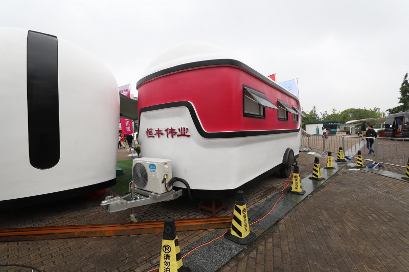 恒丰伟业拖挂房车（蓝白，红白） WLH_7121