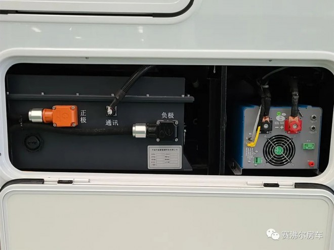 56.8万:赛沸尔C型大额头双拓展房车