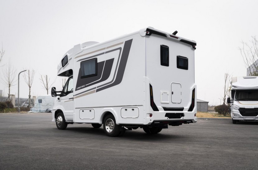 9月2日郑州房车展：隆翠房车C638玩家版C型无拓版，前行之路，锐不可当！b8e3134707d3d9d07437b771af34d1bd