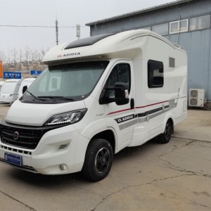 阿迪雅寻路者Compact M运动版