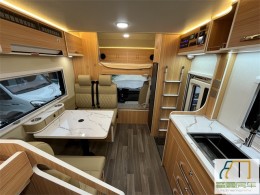豪沃 2024 款重汽豪沃 C型拓展旅居房车