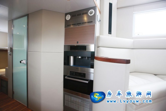 阿莫迪罗·远征者TGS6x6VL1升降顶8,000,000元起