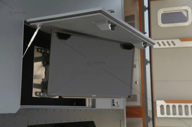 时代的领航者---诺马迪森“领航者M”越野房车图片