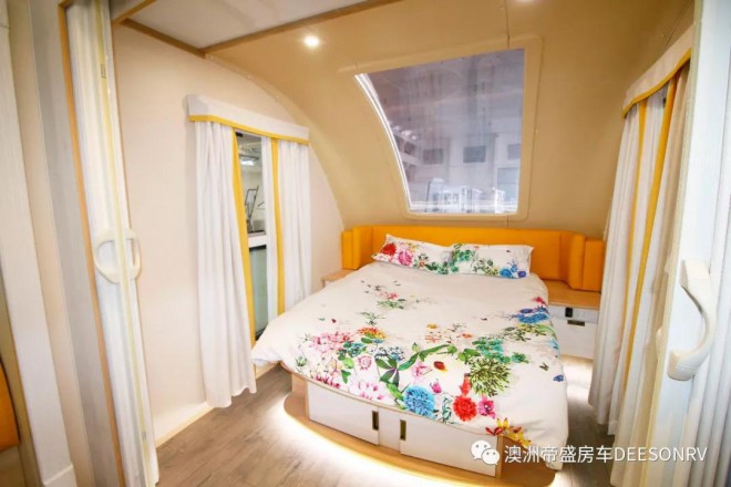 帝盛房车星盛系列-9米星空款营地房车e6c94f5ed9c5472e8693ced4165d91ca