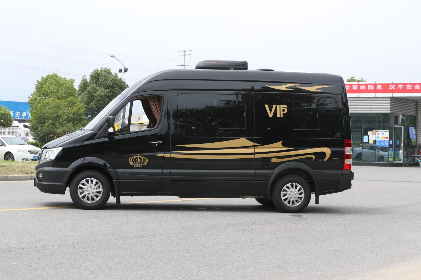 亚星 欧睿b型 vip 6座车身外观