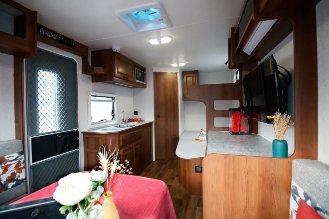 巨威拖挂房车,带你走进不一样的房车生活!图片