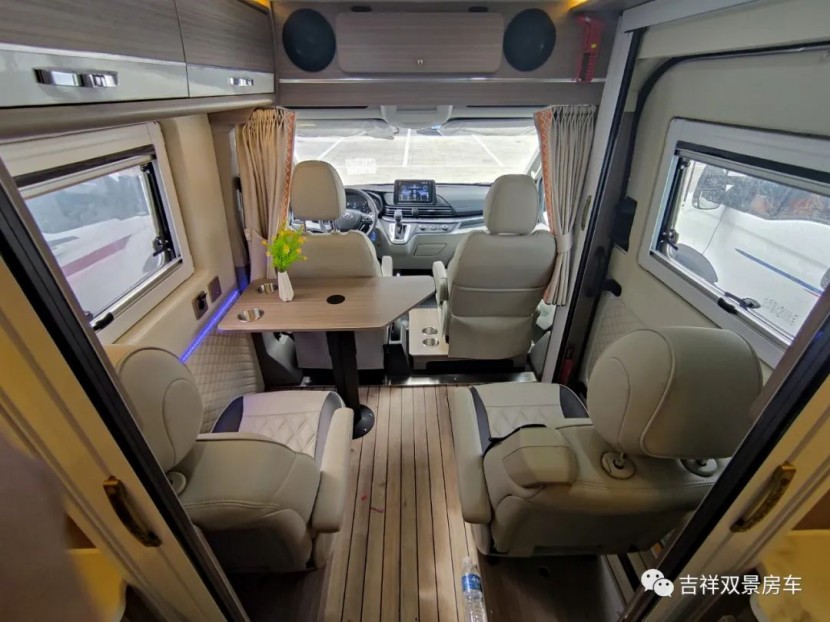 吉祥双景大通V90B型房车商旅版——亏欠远方的梦想，是时候实现了！55fafe84fa486d970a630169927d7d8e