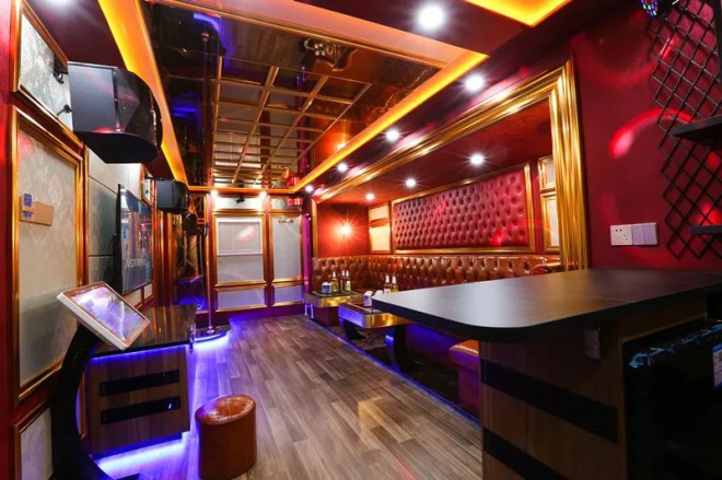 宇通KTV拖挂房车：这，是一条“会唱歌”的推送！