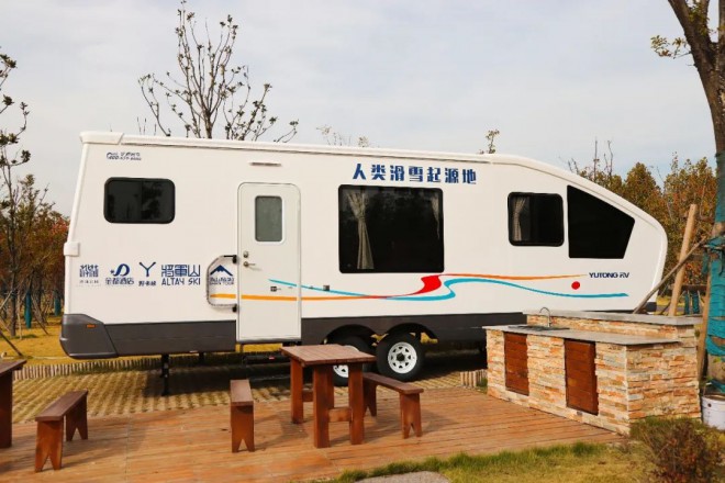 T536星空商务版营地拖挂，尽享惬意闲暇时光！