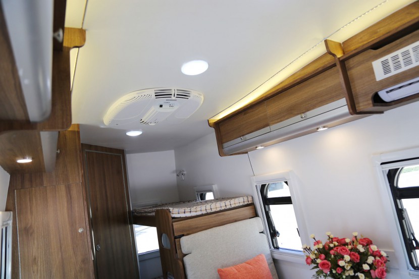 新飞房车新伽途旅居版 13.98万元 IMG_9548