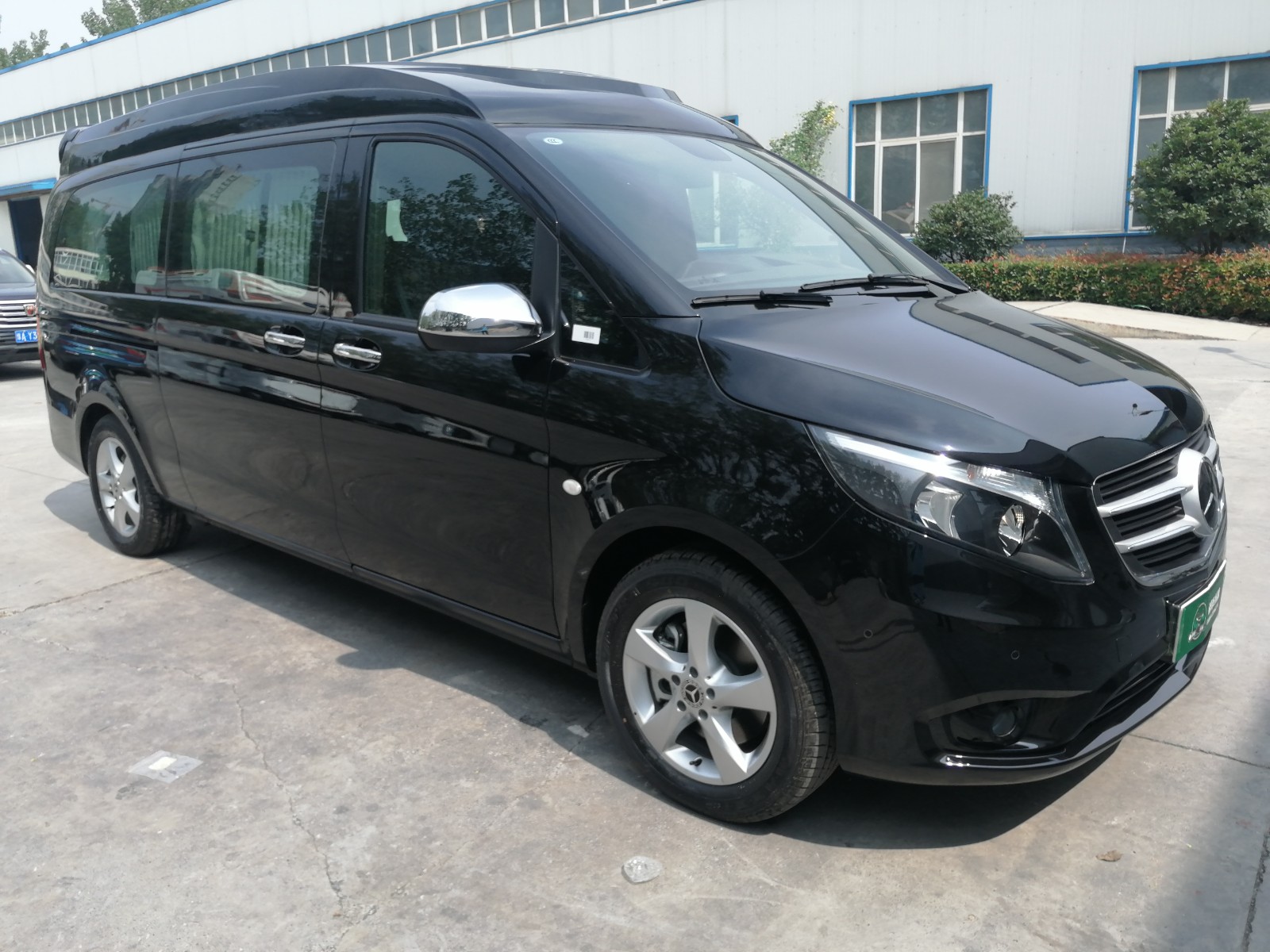 都市丛林奔驰威霆商务房车 黑色