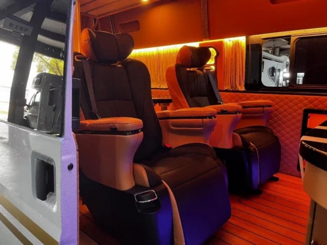 9月2日郑州房车展，尚旅福特梦享家1号，以梦为马，畅享韶华！c84811290adba11fb02932bc226798e0