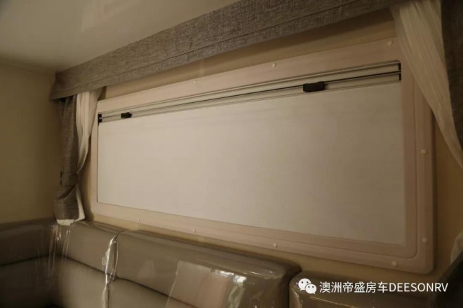帝盛房车经典系列-8米景观款营地房车a04833b5846740d38fd6948b78e38409