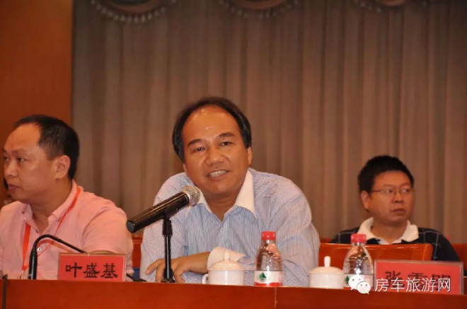 中汽协叶盛基秘书长出席2014中国（鹤壁）电子信息汽车电子电器产业发展合作交流会