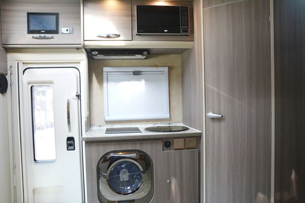 郑州3.31房车展新品推荐|18款拓锐斯特TIC622进口依维柯欧畅版20180321093605_2254