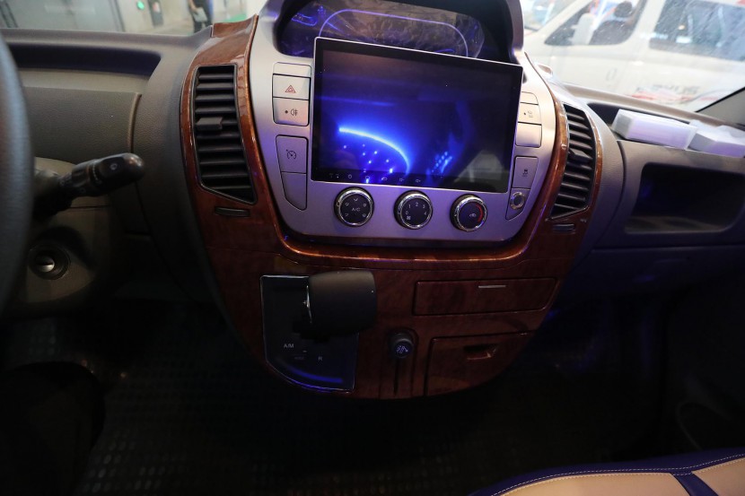 景致房车大通V80加长轴商通版 42万 WLH_5742