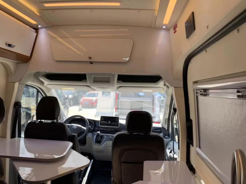 11.23杭州房车展推荐车型卫航大通V90（长轴、短轴）最新下线805c8aa5f76e45fb98113f8dc0f5b350