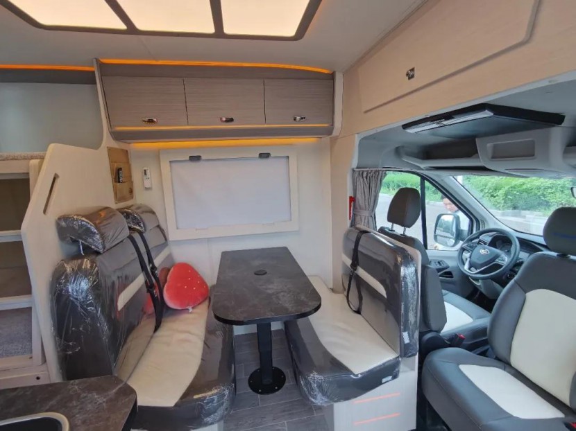 【首发】罗曼特斯T50，国六大通V90底盘自动挡房车正式下线接受预定1bec23b20ef24d01a4570c93f02bab8a