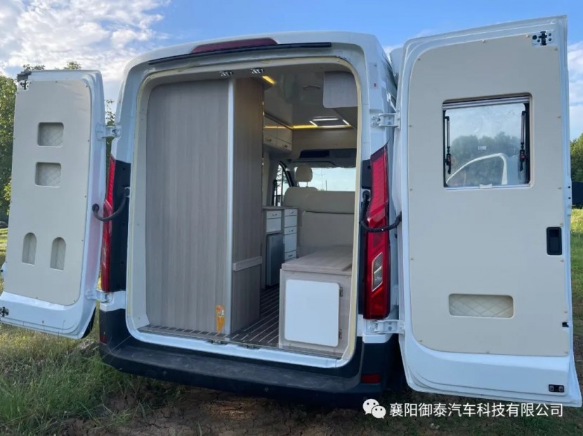 9月2日郑州房车展：御泰房车大通V90短轴高顶版，热爱漫无边际，房车遨游四方！c3a96bf108e5c2ec21d63b7b67ed4895