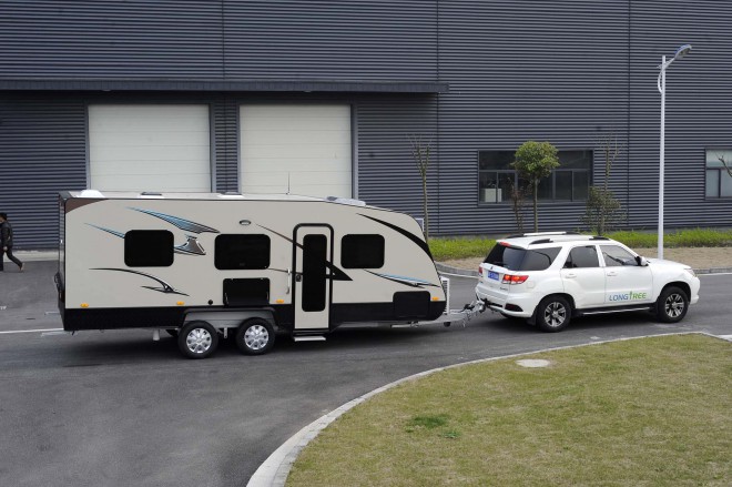 戴德隆翠C19拖挂式营地房车 17万元 外观3