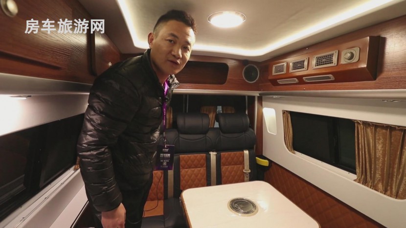 34.5万 齐星房车福特新全顺A款自动挡升顶B型房车视频详解 暴风截图20181216102159468