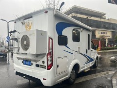 江铃 2020款新全顺T型 上下铺布局