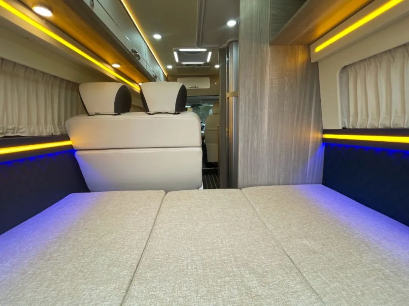 9月2日郑州房车展,新飞新全顺B型房车,新旅程,心飞扬!a33d9658c05952332933dfa973c3e6c5