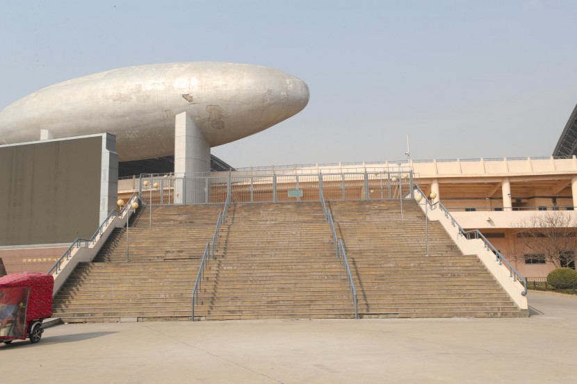 3.31郑州房车展场地河南省体育中心 WLH_2960