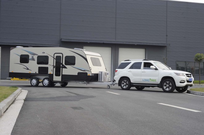 戴德隆翠C19拖挂式营地房车 17万元 _DSC8345