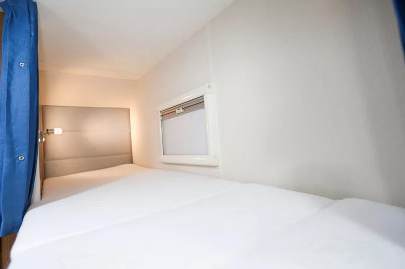 实用性满分，这款宇通国产依维柯无拓上下铺房车让你秒回“青葱岁月”！2e3e1b99976c47e287beec4611b3e699