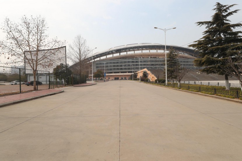 3.31郑州房车展场地河南省体育中心 WLH_2845