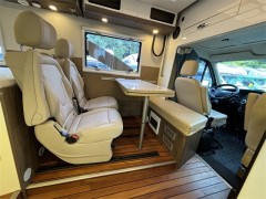 2019款阿娜亚依维柯欧胜C型小额头房车 依维柯