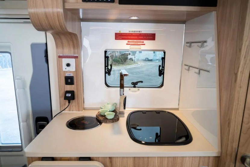 隆翠C618旗舰版房车邀您参加9月2日郑州房车展，旗舰品质，迎风起航！c5b4db0d459f51327395650265f71439