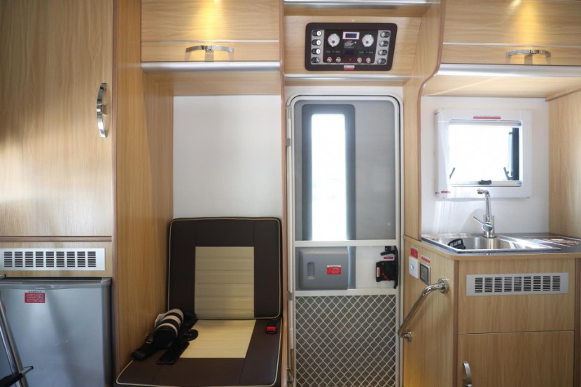 11.23杭州房车展鑫源房车携多款C型房车亮相展会4187dbc7c83449be8850fc88e1db0962