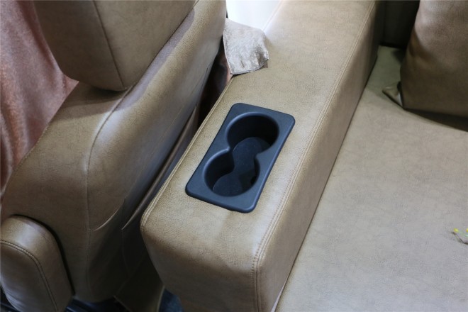 拓锐斯特依维柯C型舒适版TIC-610 52.8万起 00001361