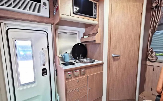 6.5洛阳房车展拓锐斯特房车携“2020款蓝色风暴”全面亮相a68189d4788e483194015a7d5052e440