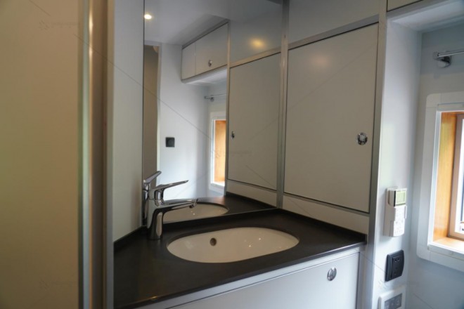 诺马迪森-“领航者E”越野房车:这是奔驰卡车？不，它是“房车”！