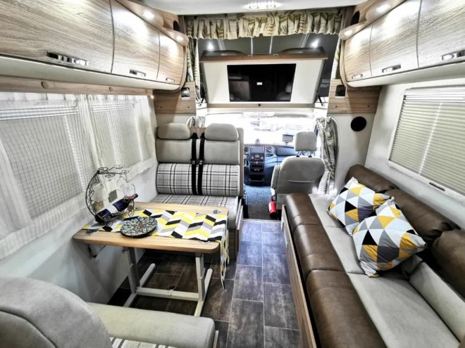 拓锐斯特未来1个月的新品，提前剧透第一弹，47.8-65.8万38b6ee7bdd8640498c2b1cf76d1371ae