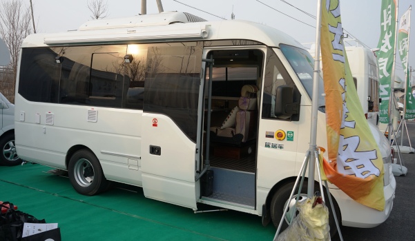 万众瞩目的五菱房车即将上市，长不足六米C本驾驶售价不足30万20180321233945_0746