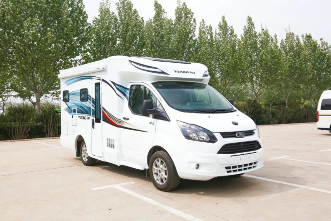 宇通全顺自动挡C520多用途房车