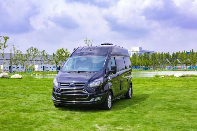 有一种实力叫“出行自由”，宇通新款福特新全顺B520房车