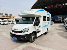 春田房车 春田依维柯欧胜（子母床）