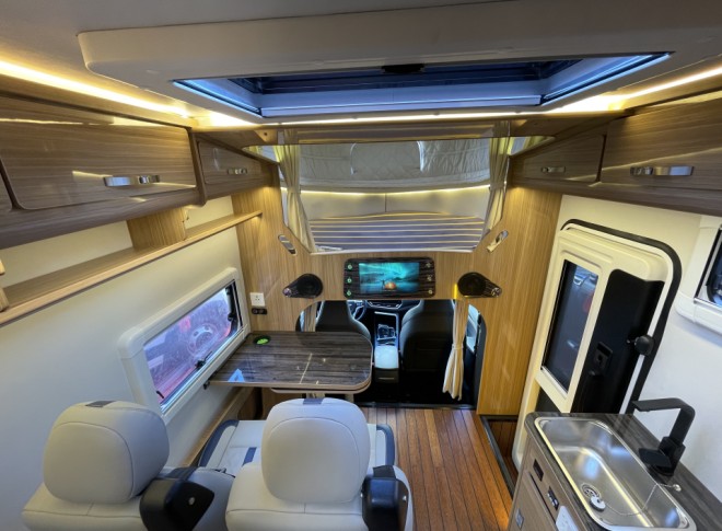 齐星房车携手大通驭鉴非凡|全天候硬升顶额头升顶全升顶全阵容亮相87e2de1ac51d992a9236fe85f774bb86_1659151502.1906_954